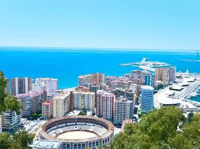 Viaja a Málaga en Autobús: 3 planes para disfrutar del invierno en Málaga
