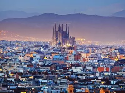 Viaja en autobús a Barcelona: 3 planes originales para el invierno