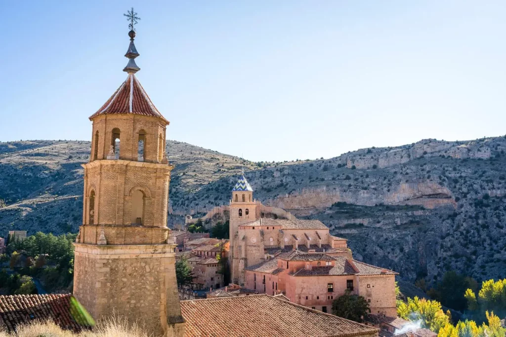 Viajar a Albarracín: 11 Lugares Increíbles que Ver en Albarracín y sus Alrededores: ¡Descubre el Encanto Medieval y Natural de Aragón!